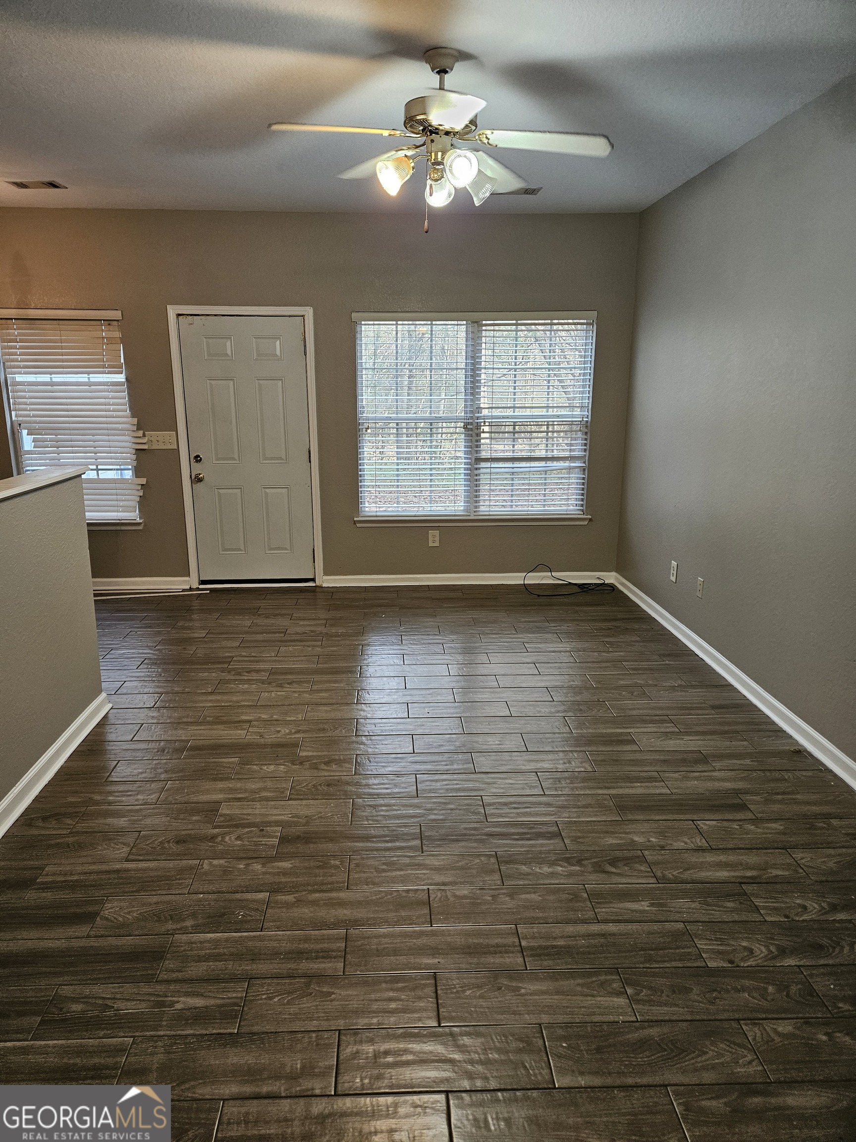 180 Brookview Drive Riverdale, GA 30274 - Photo 5 of 17