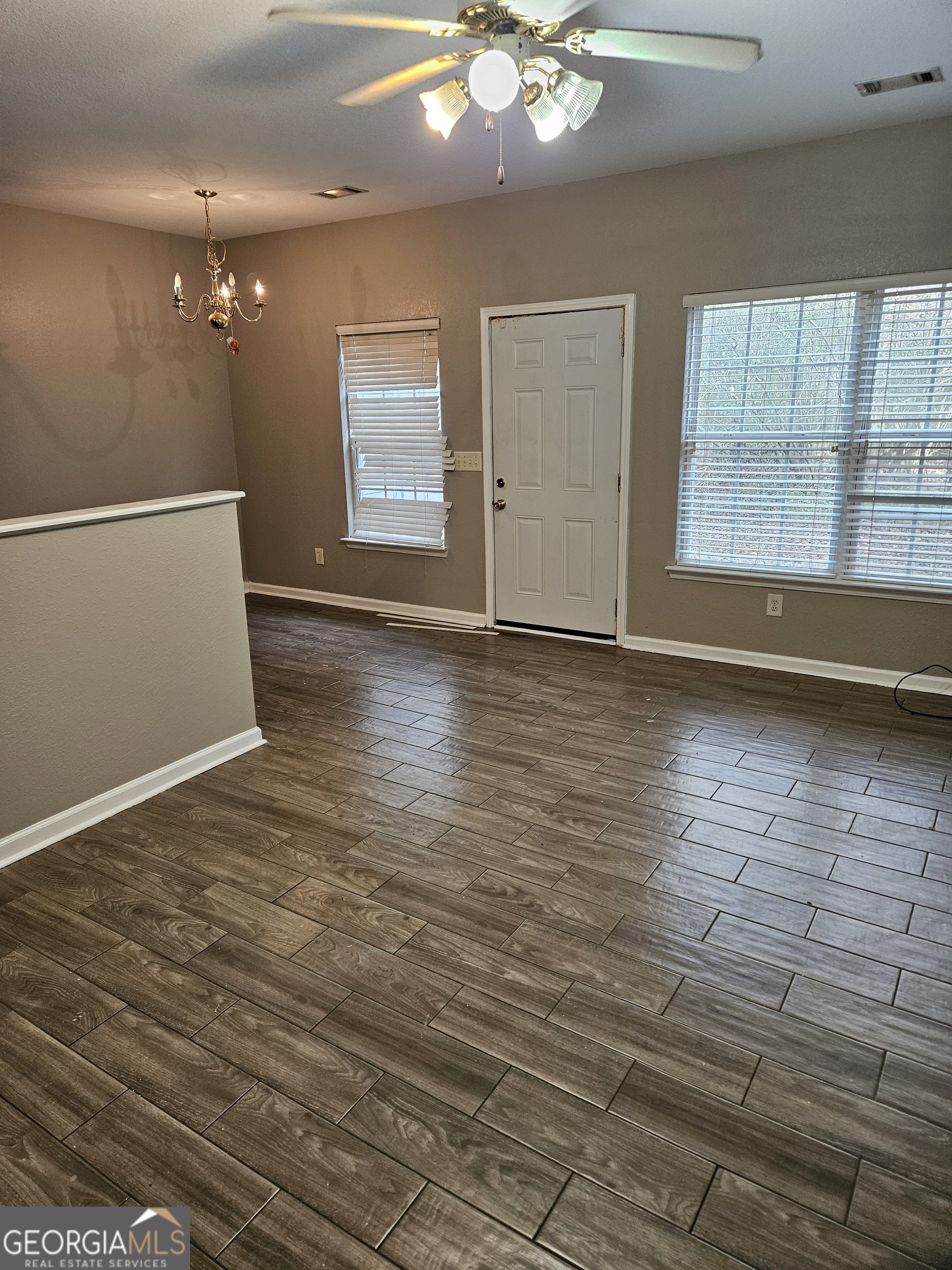 180 Brookview Drive Riverdale, GA 30274 - Photo 6 of 17