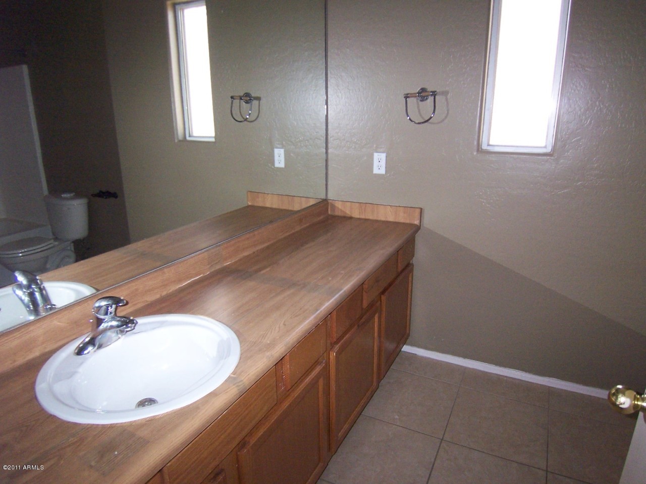 3722 West Carson Road Phoenix, AZ 85041 - Photo 14 of 17 MASTER BATH