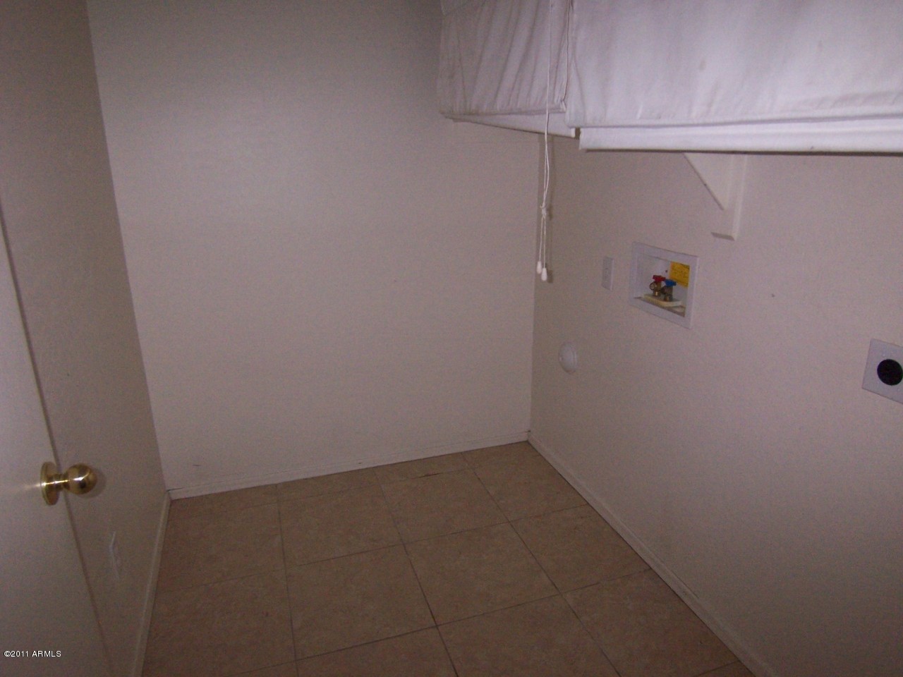 3722 West Carson Road Phoenix, AZ 85041 - Photo 7 of 17 LAUNDRY