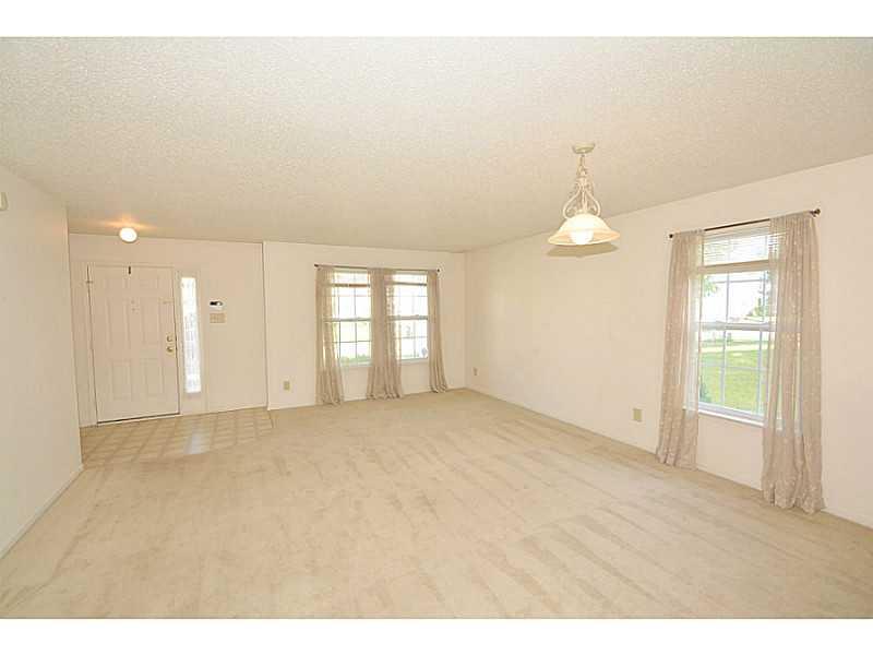 9261 West Reflection Court Pendleton, IN 46064 - Photo 3 of 24 Gallery Image 3