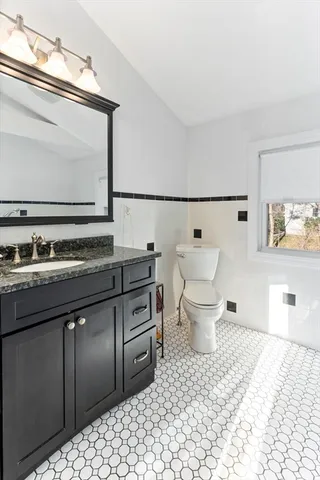 $749,900 | 860 Washington Street, Easton, MA 02375