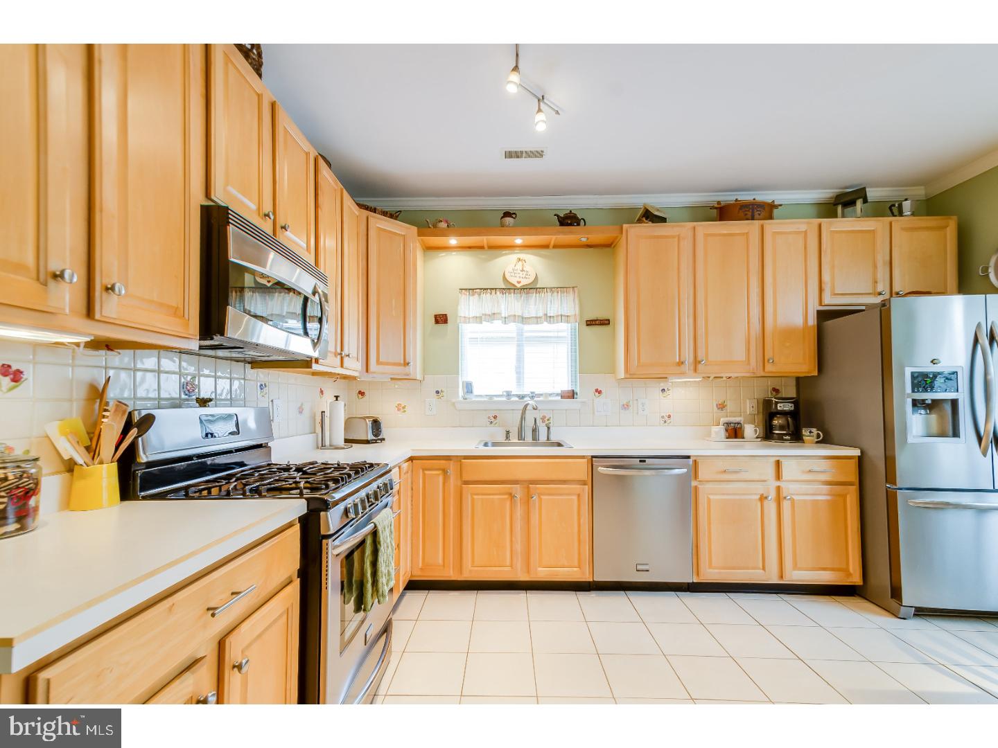 48 Mayfair Road Southampton, NJ 08088 - Photo 11 of 25 Kitchen