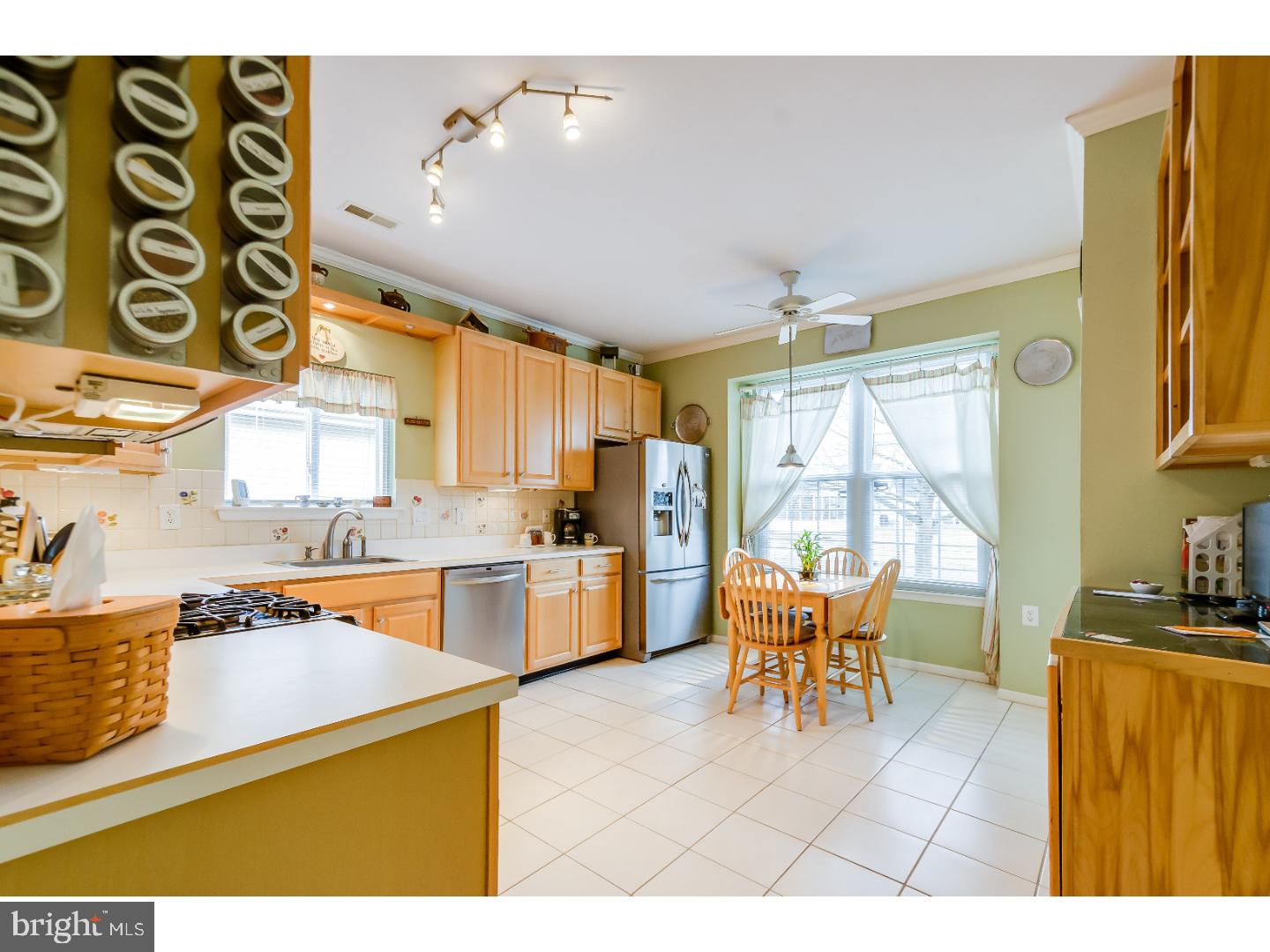 48 Mayfair Road Southampton, NJ 08088 - Photo 9 of 25 Kitchen