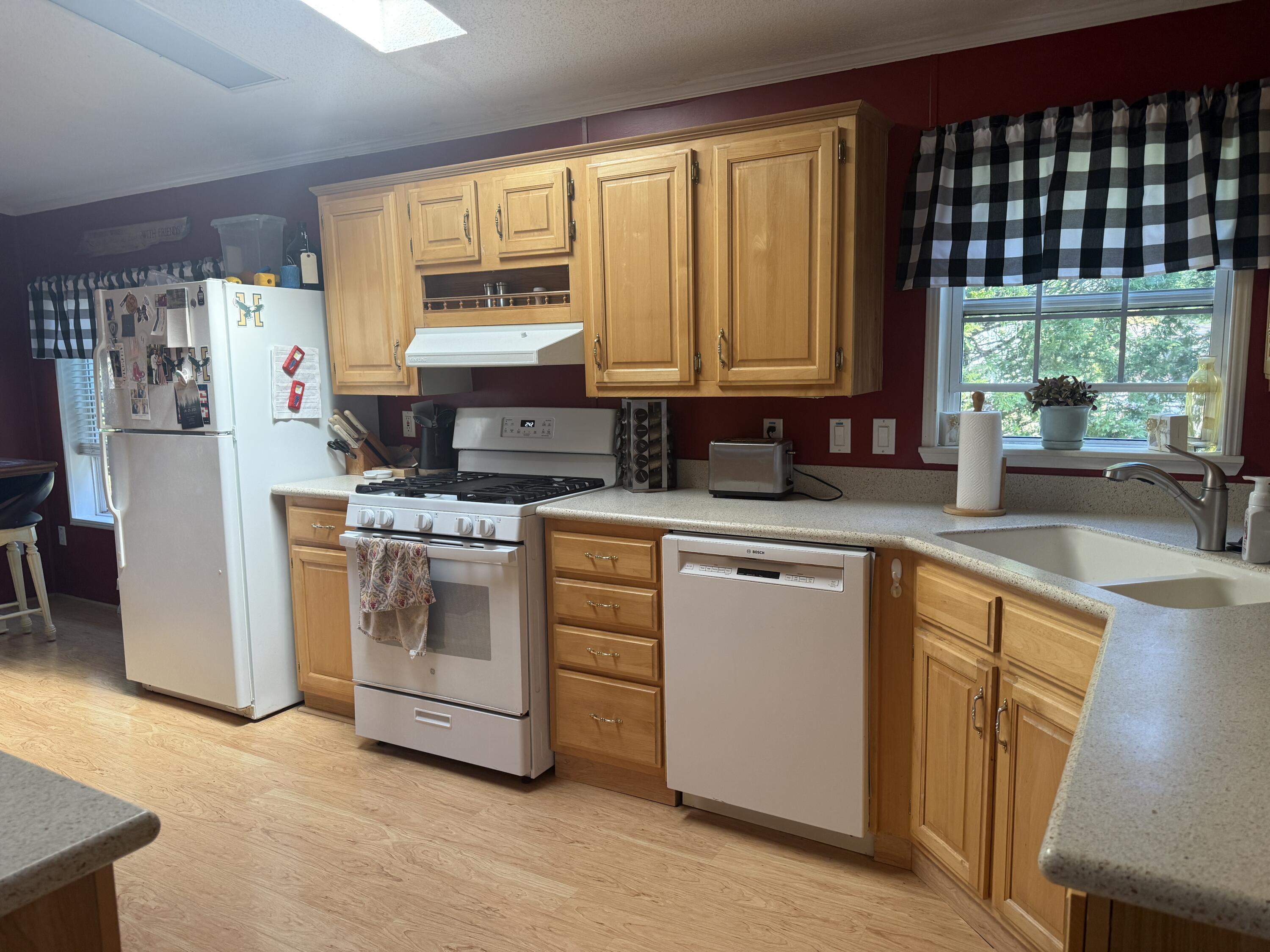 19 N Street Bangor, ME 04401 - Photo 11 of 49 IMG_9306
