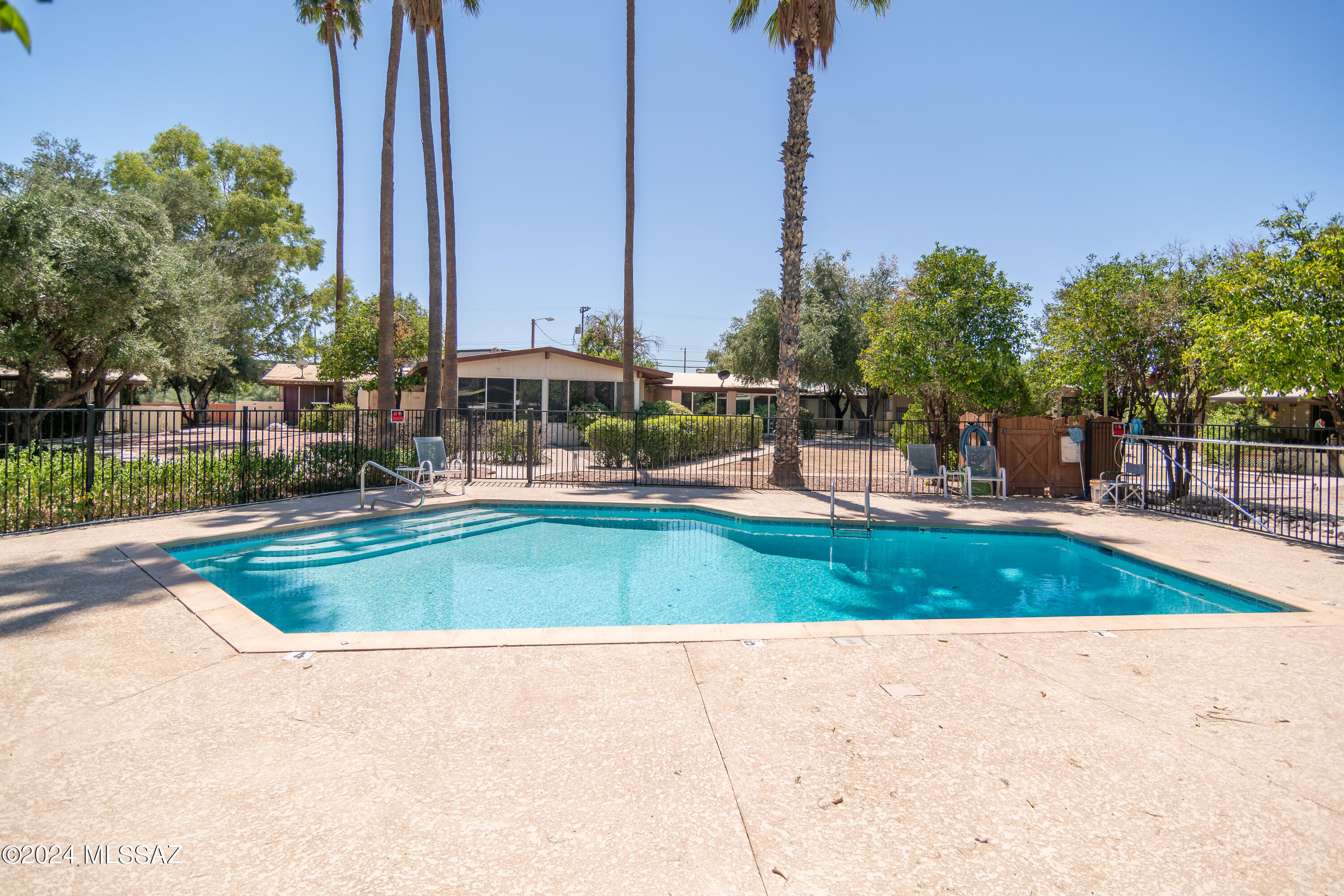 1002 South Kolb Road, Unit 11 Tucson, AZ 85710 - Photo 2 of 16 Gallery Image 2