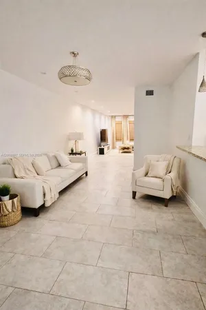 $3,800 | Hollywood Gardens, Hollywood, FL 33021