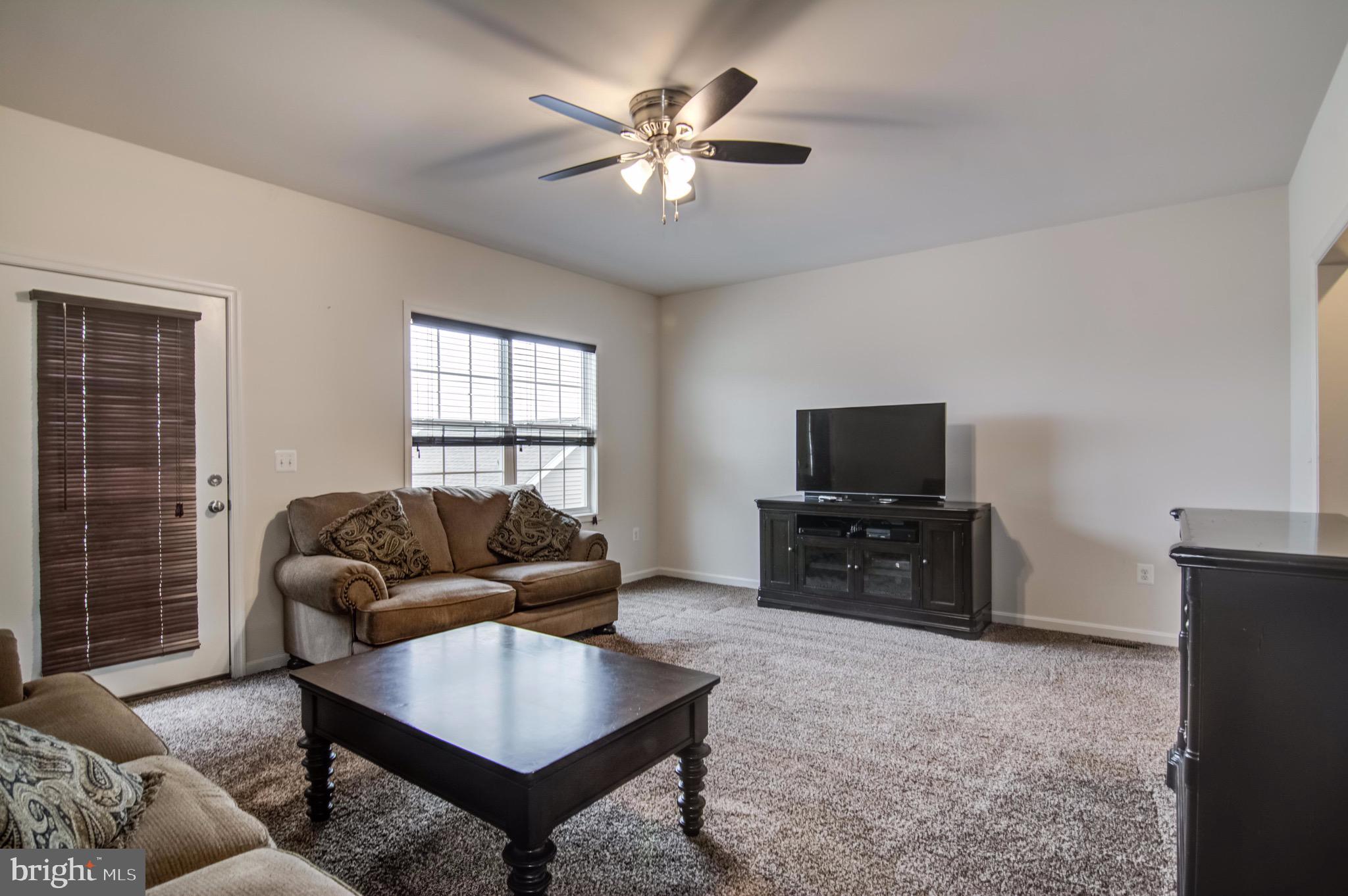 7141 Durrette Road Ruther Glen, VA 22546 - Photo 8 of 25 Living Room
