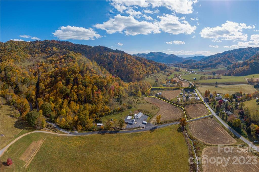 5 Flint Loop Clyde, NC 28721 - Photo 4 of 9
