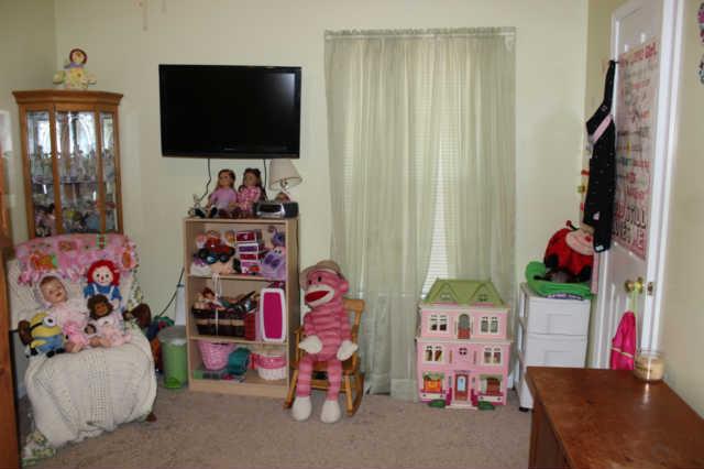 1435 Appleton Road Clarksville, TN 37043 - Photo 16 of 18 Second Bedroom