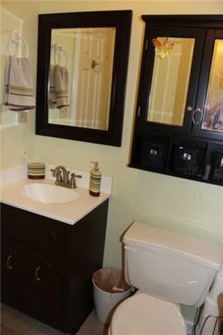 1435 Appleton Road Clarksville, TN 37043 - Photo 17 of 18 Shared Full Bath