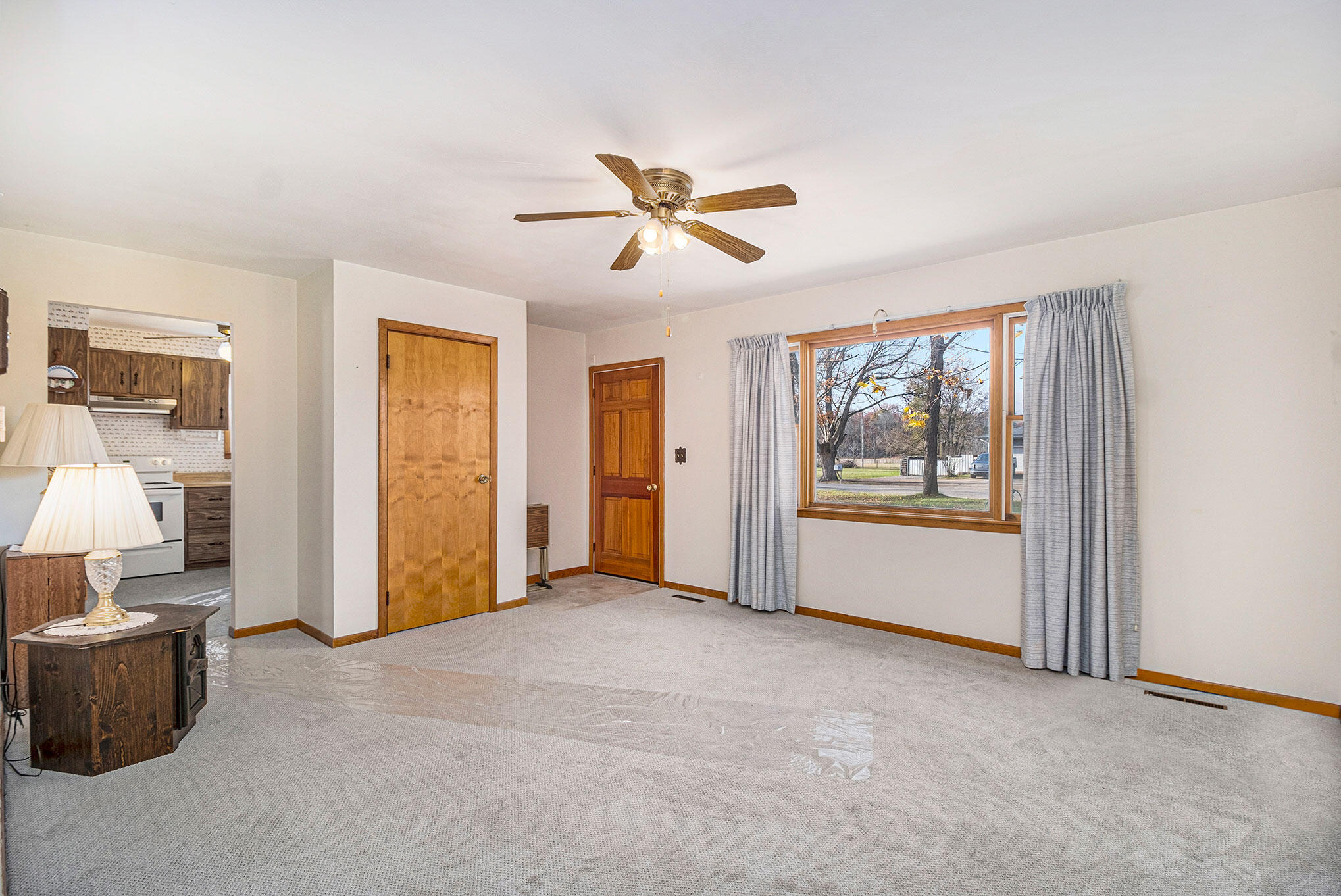 69529 Thomas Road White Pigeon, MI 49099 - Photo 3 of 14 003-69529-thomas-rd-white-pigeon-mi-4909