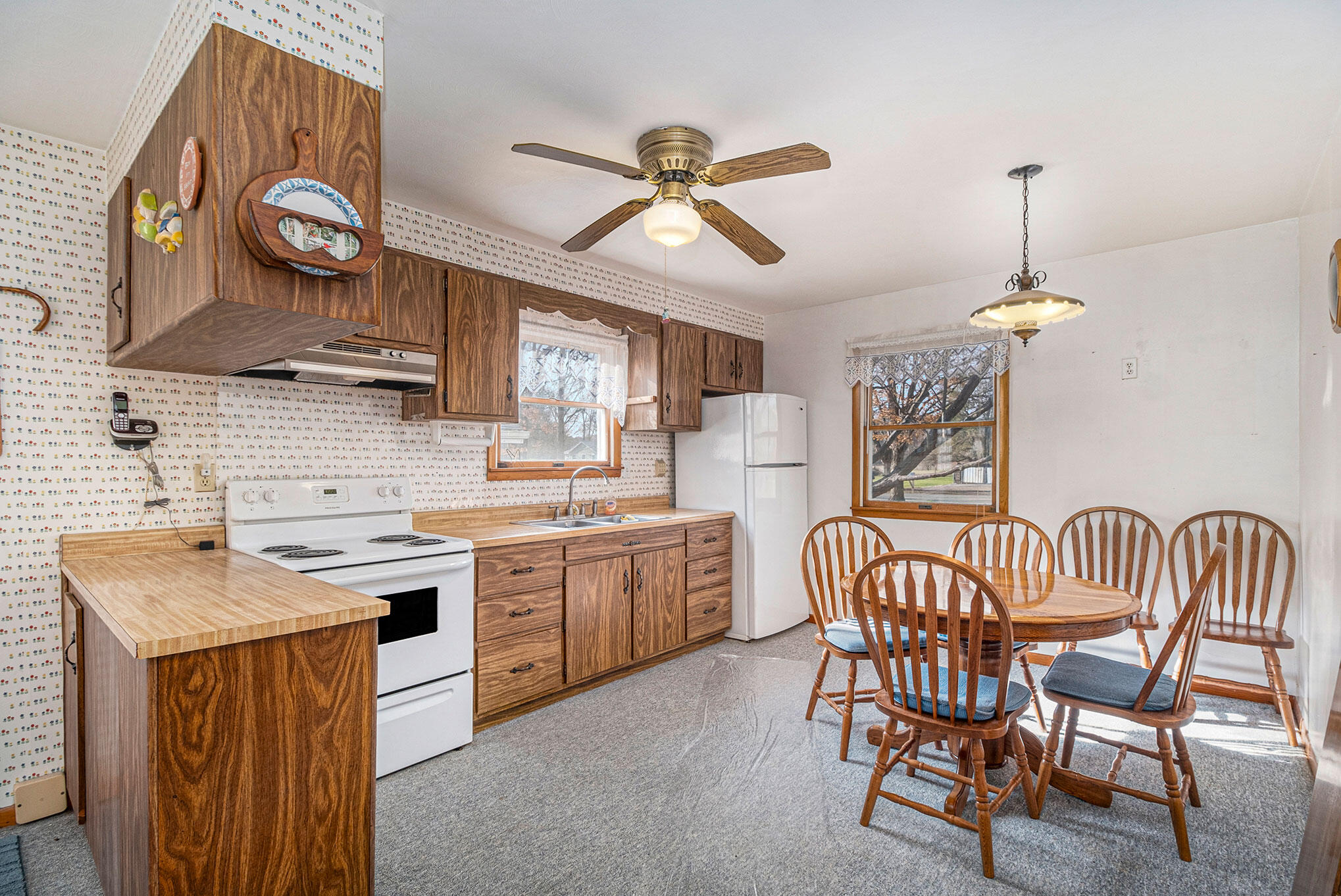69529 Thomas Road White Pigeon, MI 49099 - Photo 4 of 14 004-69529-thomas-rd-white-pigeon-mi-4909