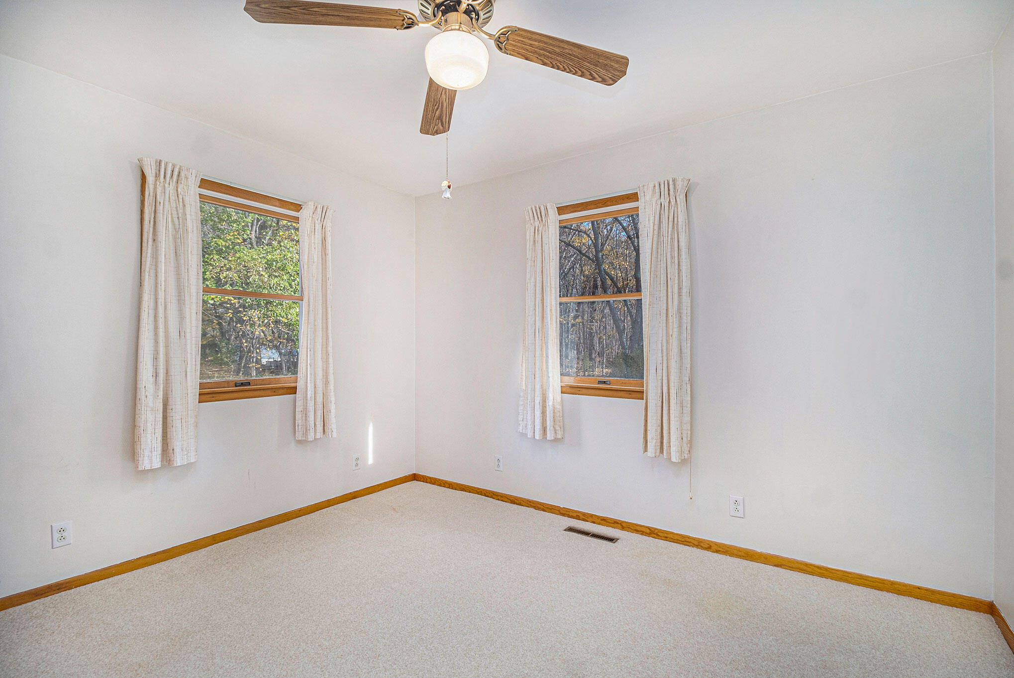 69529 Thomas Road White Pigeon, MI 49099 - Photo 7 of 14 007-69529-thomas-rd-white-pigeon-mi-4909