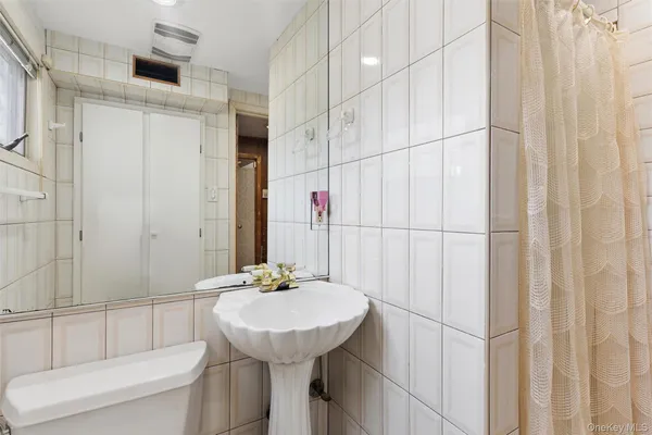 $825,000 | 2459 Marie Court, Bellmore, NY 11710