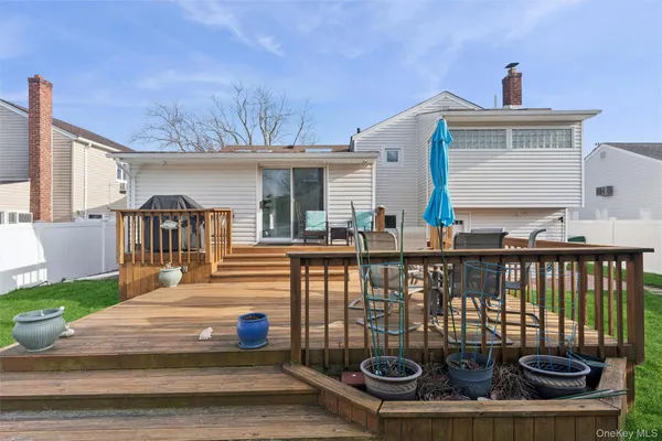 $825,000 | 2459 Marie Court, Bellmore, NY 11710