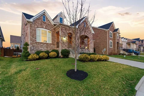 $725,000 | 909 Easton Drive, Mount Juliet, TN 37122