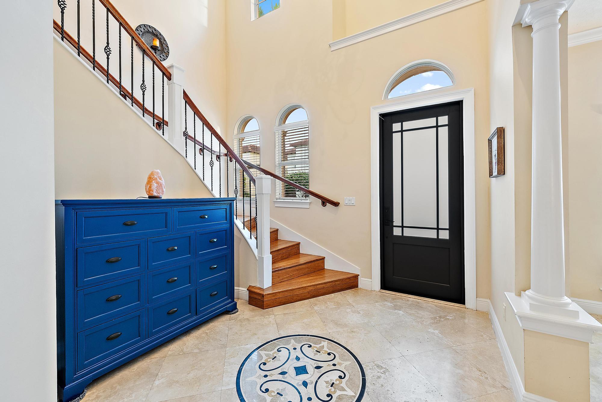 107 Via Poinciana Lane Boca Raton, FL 33487 - Photo 3 of 40 107 Via Poinciana Ln-5