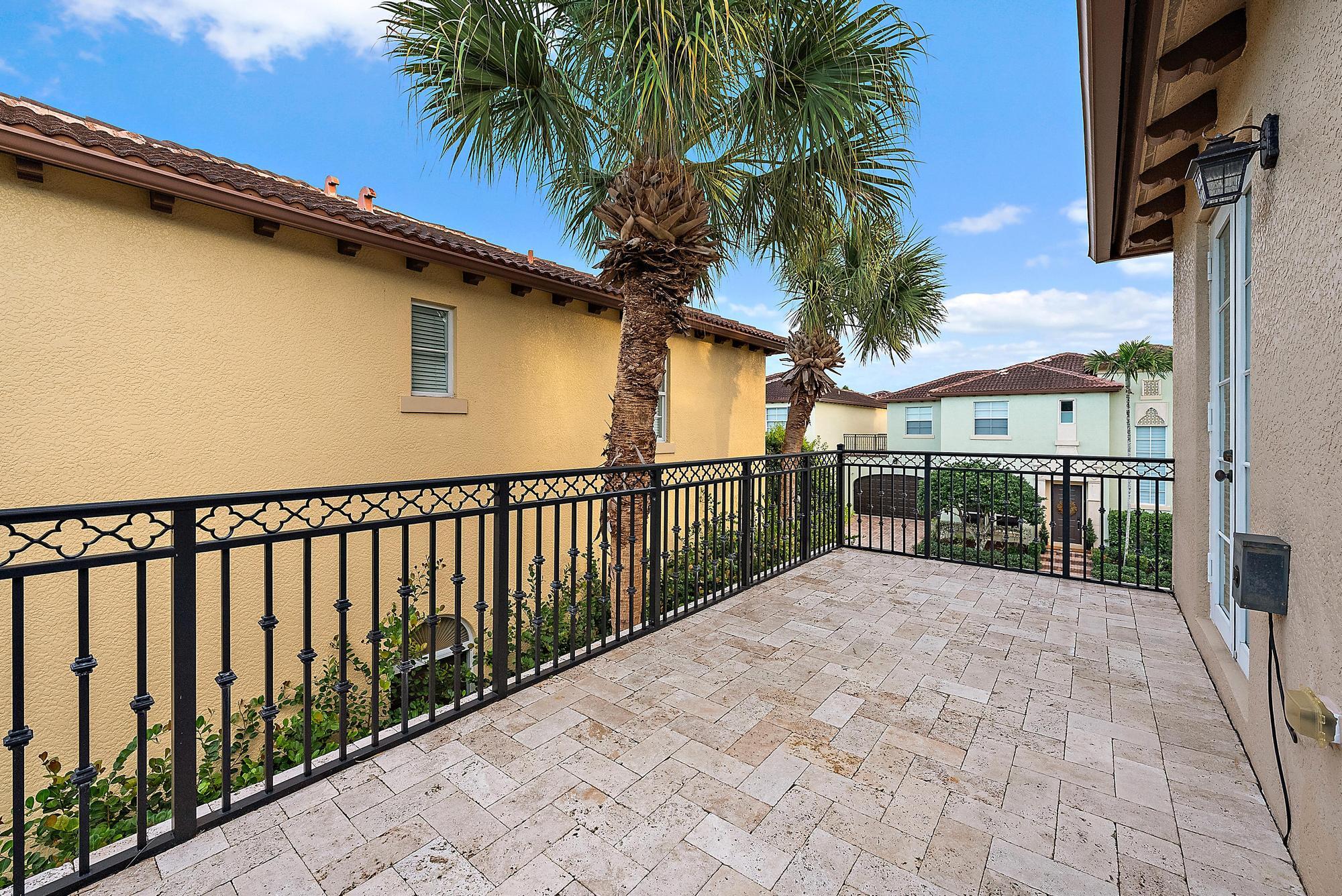 107 Via Poinciana Lane Boca Raton, FL 33487 - Photo 40 of 40 107 Via Poinciana Ln-19