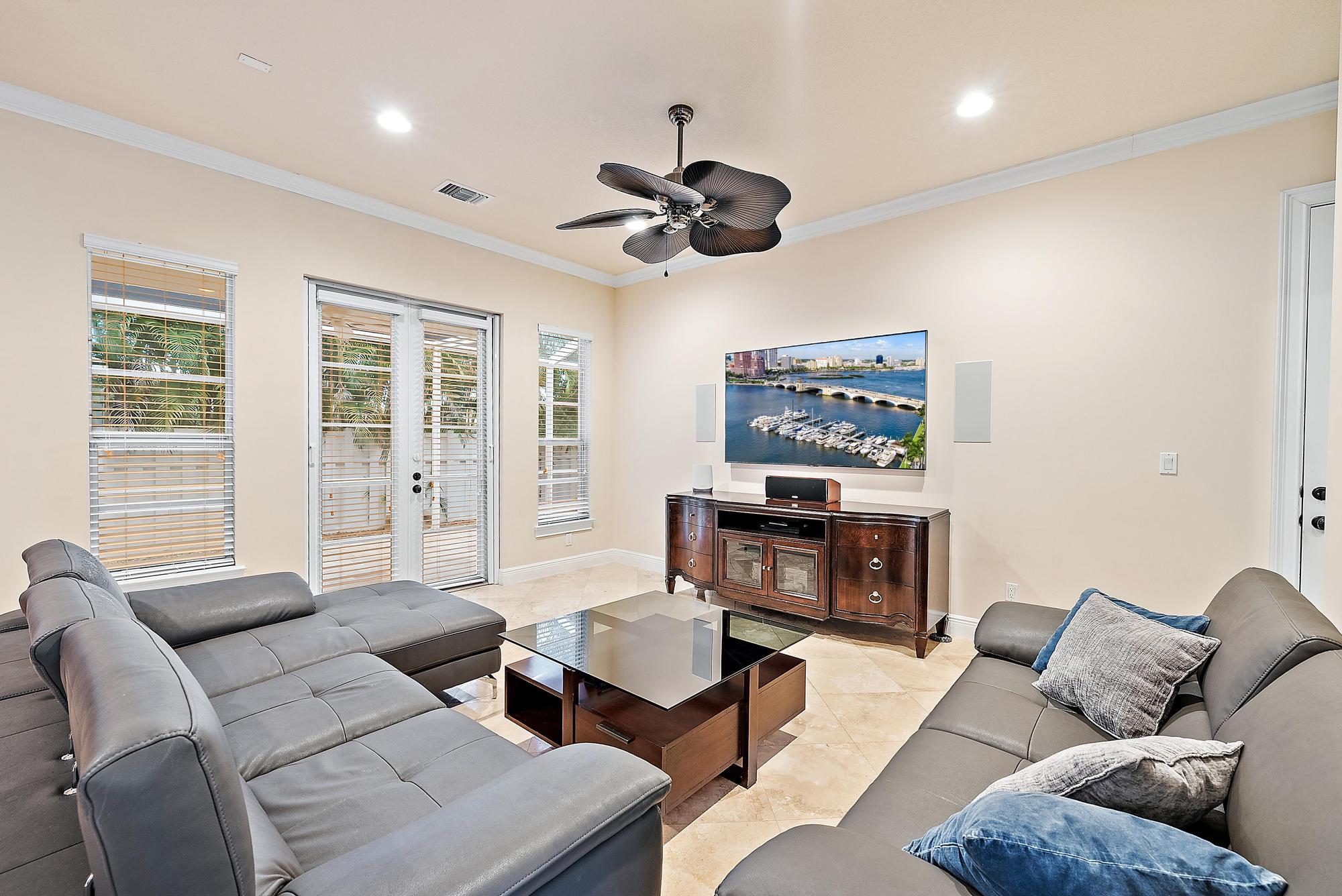 107 Via Poinciana Lane Boca Raton, FL 33487 - Photo 5 of 40 107 Via Poinciana Ln-9