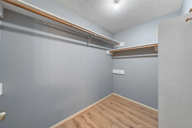 $2,100 | 7 Rockridge Court, The Woodlands, TX 77381