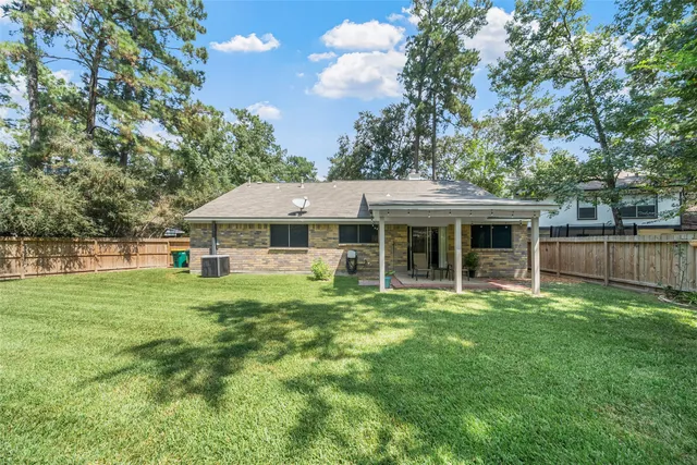 $2,100 | 7 Rockridge Court, The Woodlands, TX 77381