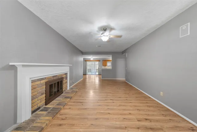 $2,100 | 7 Rockridge Court, The Woodlands, TX 77381