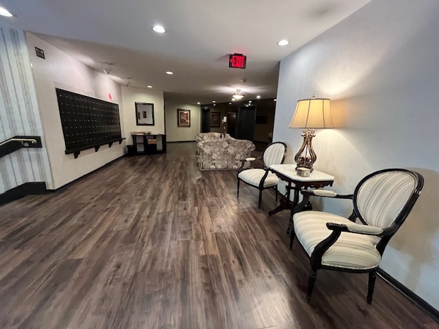 950 East Wilmette Road, Unit 422 Palatine, IL 60074 - Photo 3 of 25 Gallery Image 3