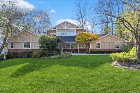 $2,498,000 | 45 Peach Drive, East Hills, NY 11576