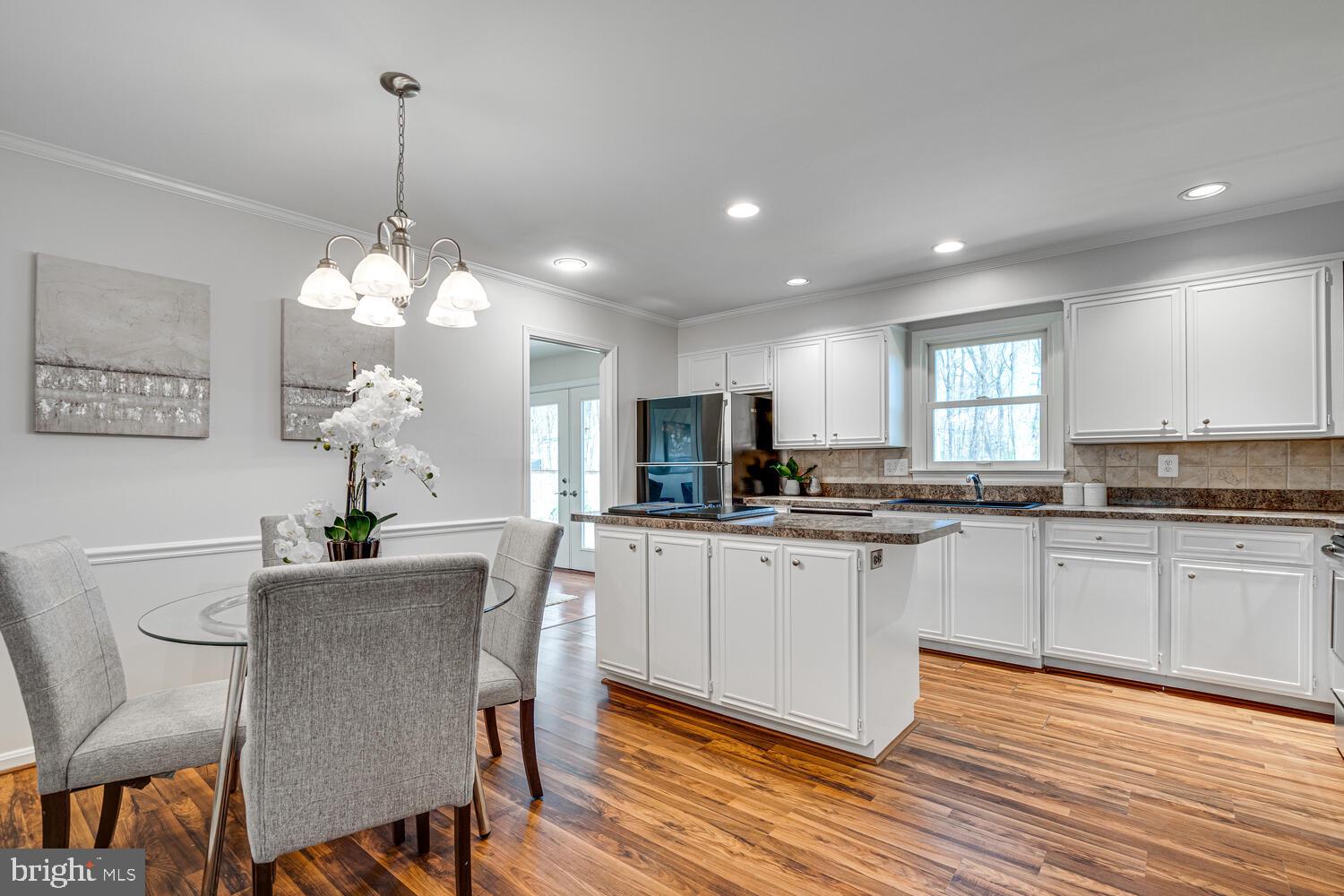 17605 Cashell Road Olney, MD 20832 - Photo 22 of 78 Kitchen & Breakfast Area