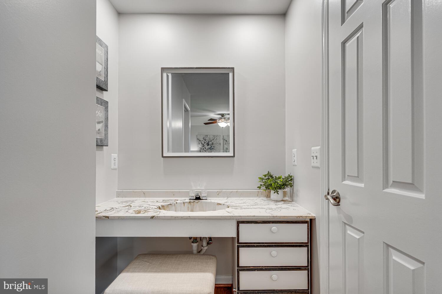 17605 Cashell Road Olney, MD 20832 - Photo 28 of 78 Primary En Suite