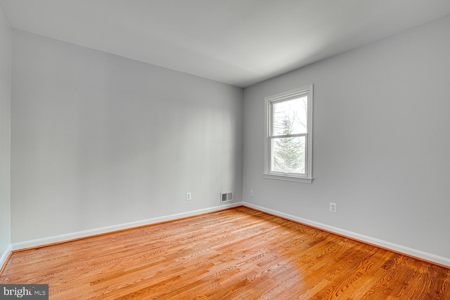 17605 Cashell Road Olney, MD 20832 - Photo 34 of 78 Bedroom 3