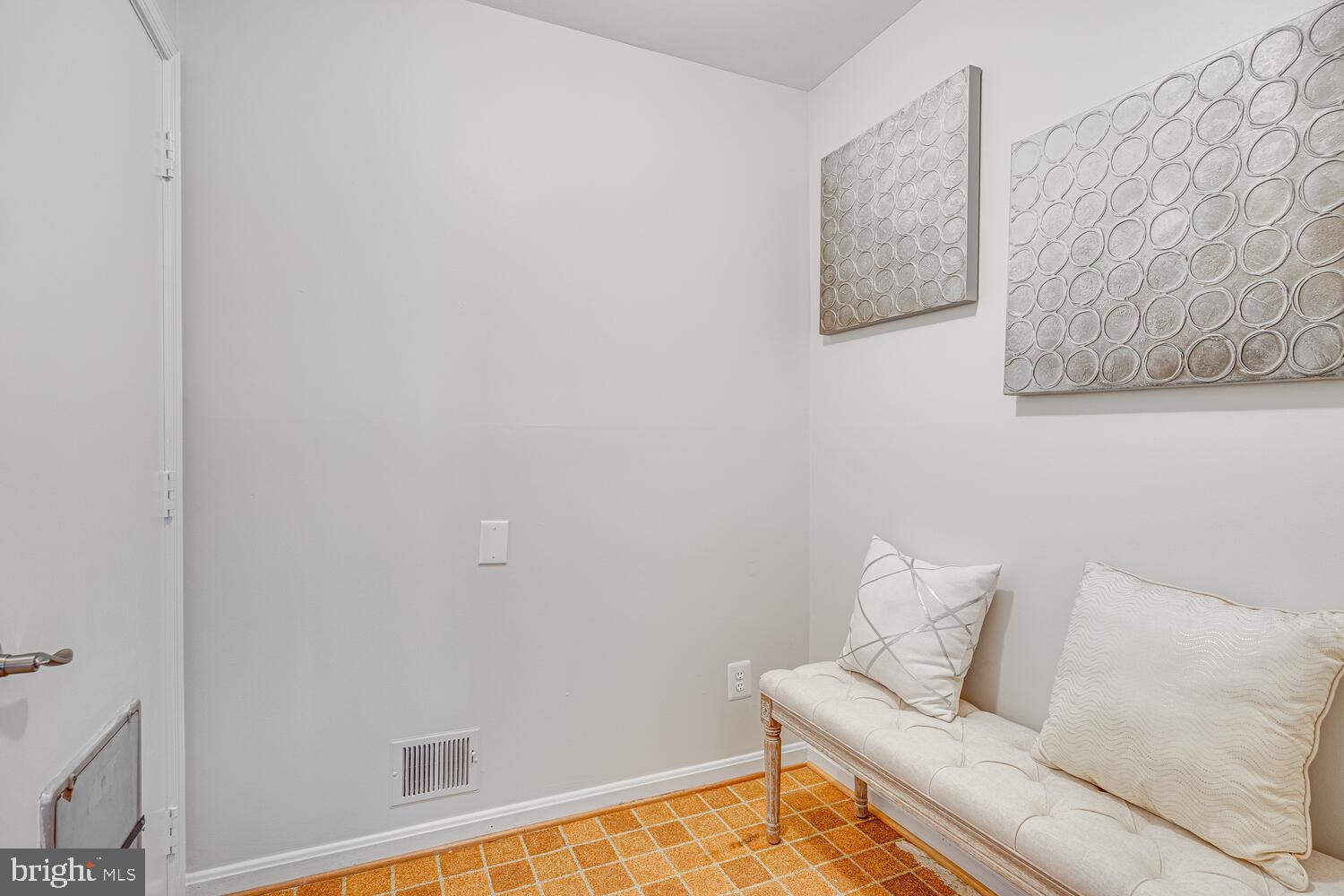 17605 Cashell Road Olney, MD 20832 - Photo 37 of 78 Mud Room