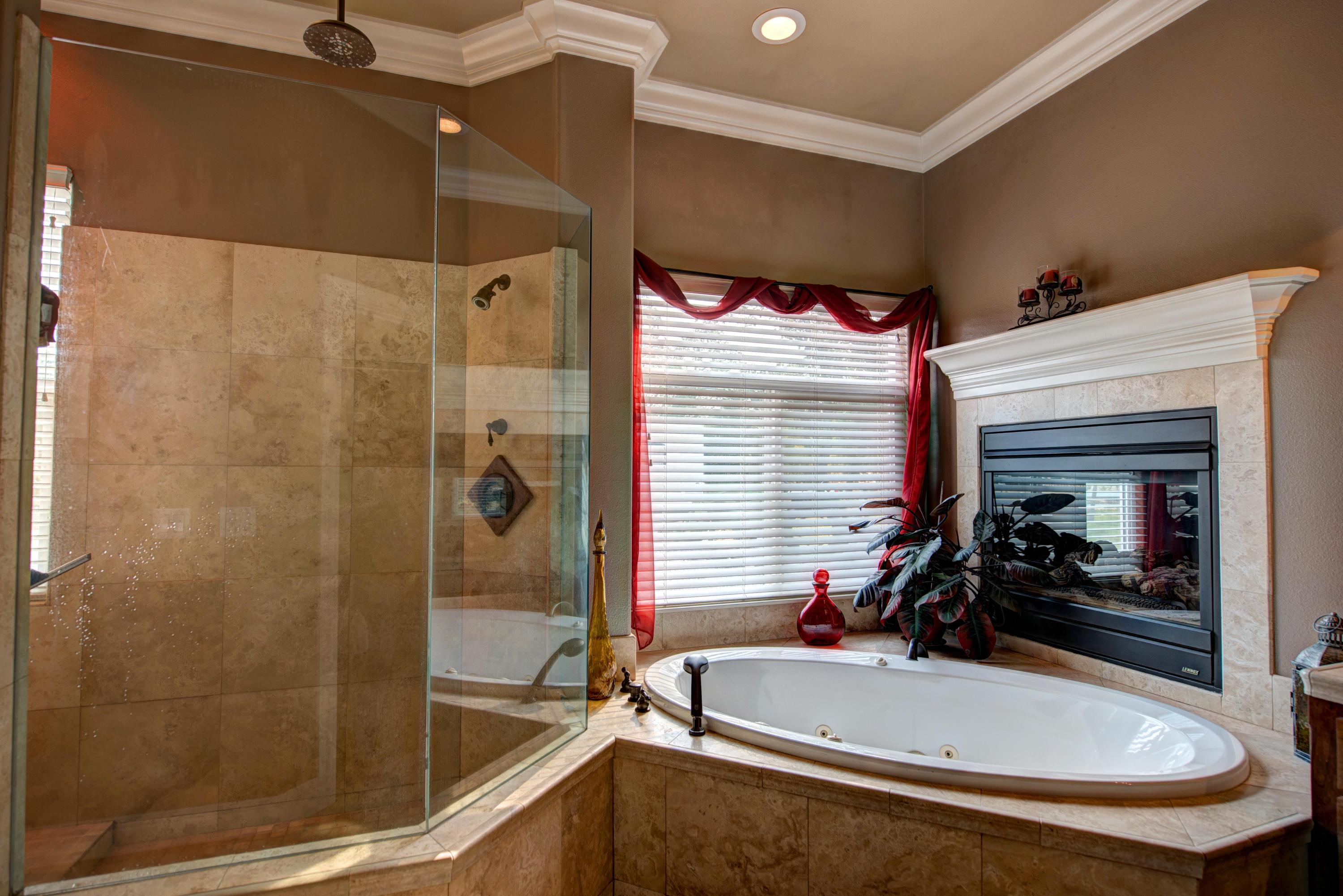 9787 Oak Run Road Oak Run, CA 96069 - Photo 42 of 67 Garden spa tub