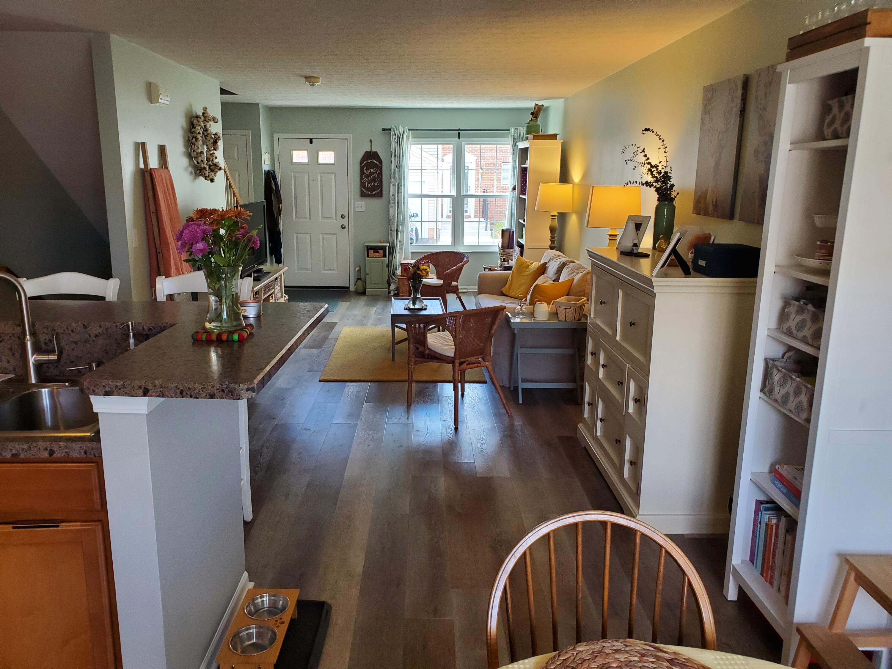 8328 Bruntsfield Road Columbus, OH 43235 - Photo 3 of 21 20220929_140125