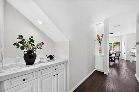 $1,087,000 | 2825 Plaza Del Amo, Unit 102, Torrance, CA 90503