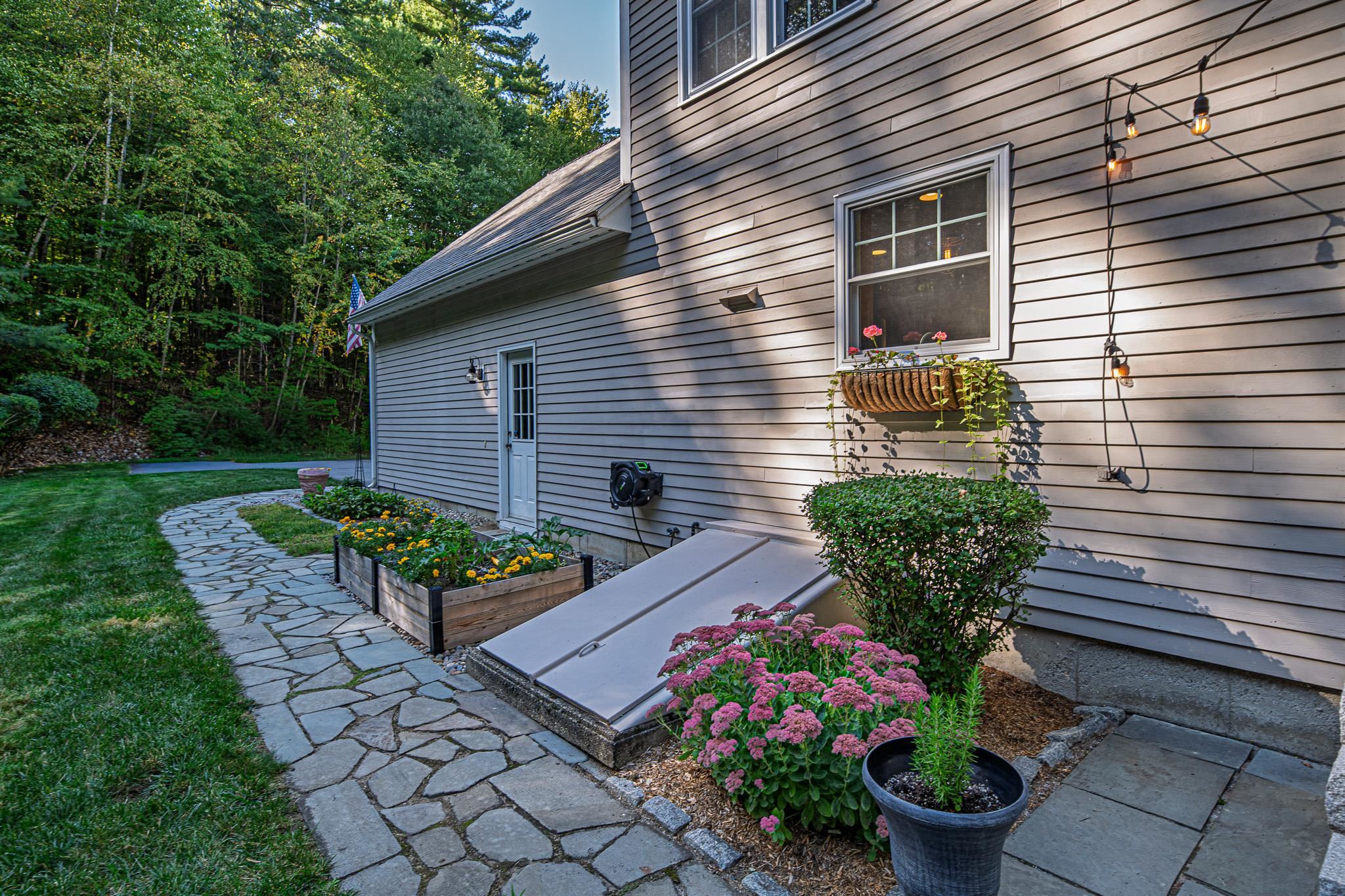 21 Greystone Road Kingston, NH 03848 - Photo 4 of 49