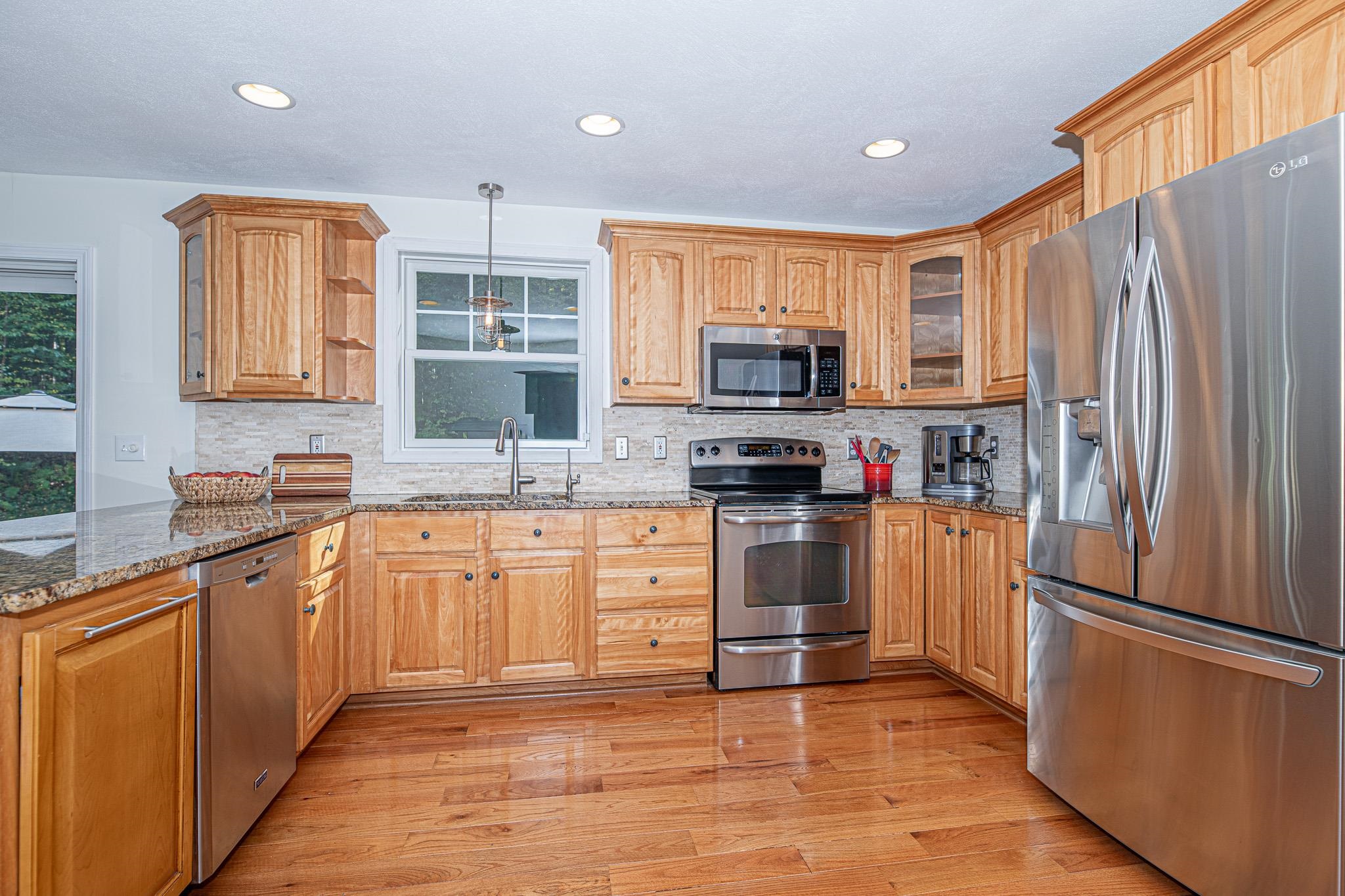 21 Greystone Road Kingston, NH 03848 - Photo 8 of 49