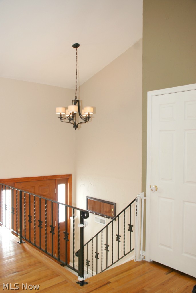 2543 Barrington Road Akron, OH 44333 - Photo 2 of 25 Gallery Image 2