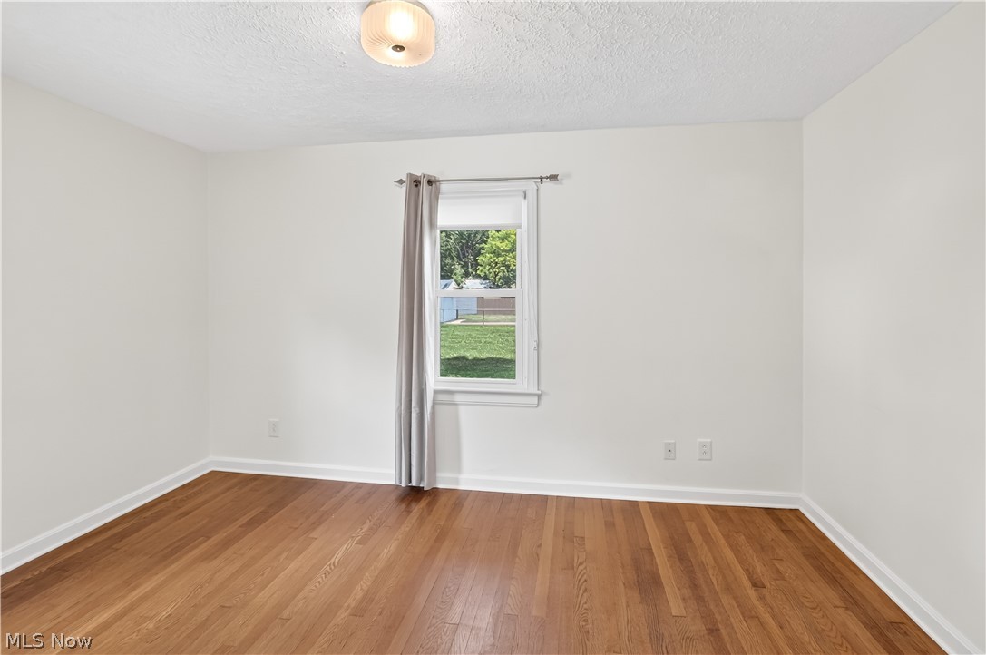 16305 Munn Road Cleveland, OH 44111 - Photo 13 of 36