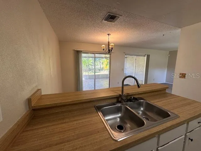 $2,000 | 10312 Hidden Lane, Orlando, FL 32821