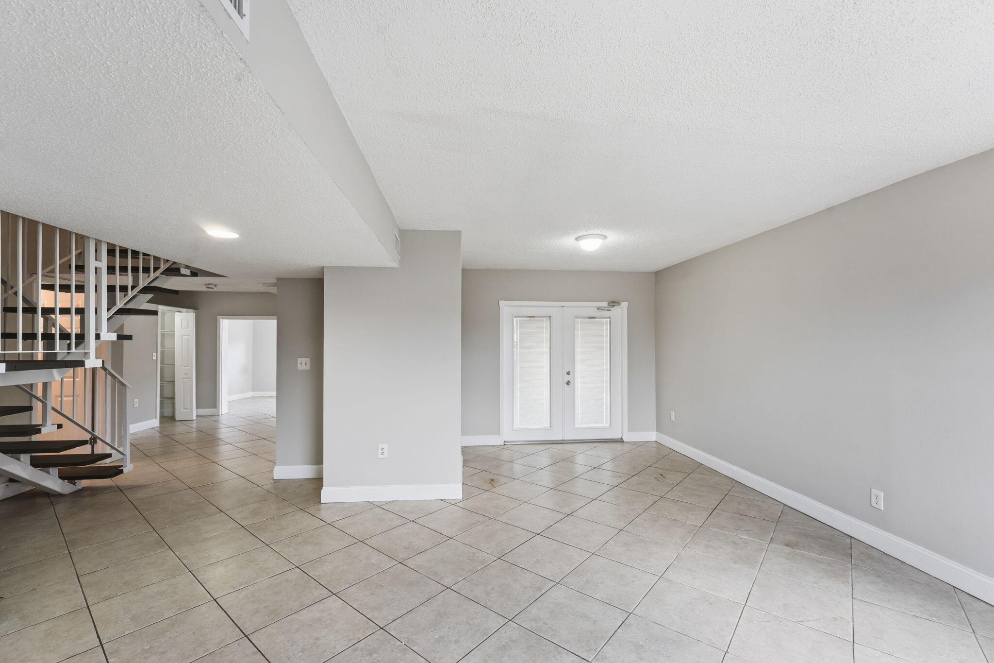 10029 Southwest 146th Place Miami, FL 33186 - Photo 8 of 38 003_ListerPros