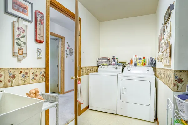 $244,900 | 3721 Sandalwood Drive, Highland, IN 46322