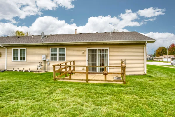 $244,900 | 3721 Sandalwood Drive, Highland, IN 46322