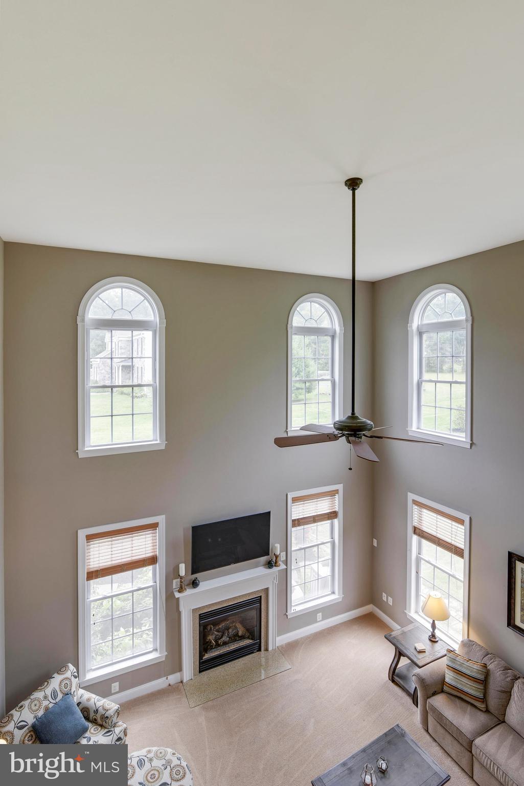 3409 Logmill Road Haymarket, VA 20169 - Photo 16 of 30 Living Room