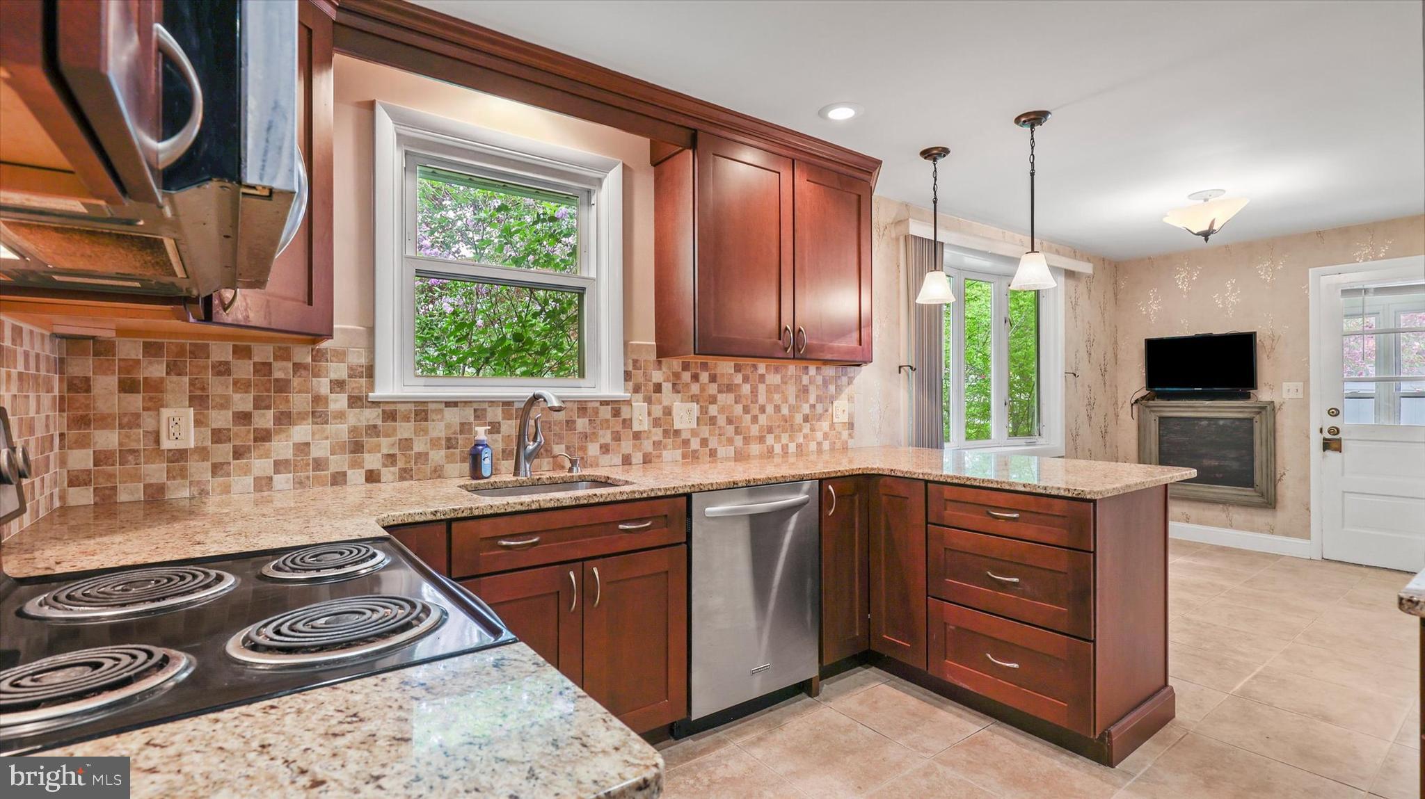 1797 Prescott Road York, PA 17403 - Photo 3 of 41