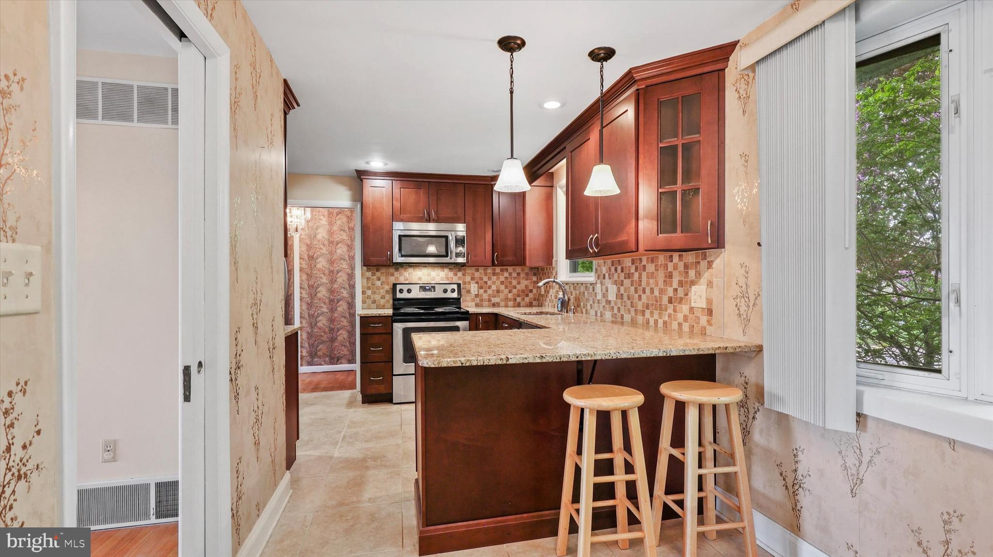 1797 Prescott Road York, PA 17403 - Photo 4 of 41