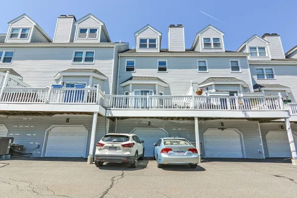 $4,200 | 109 Salem Street, Unit 205, Revere, MA 02151