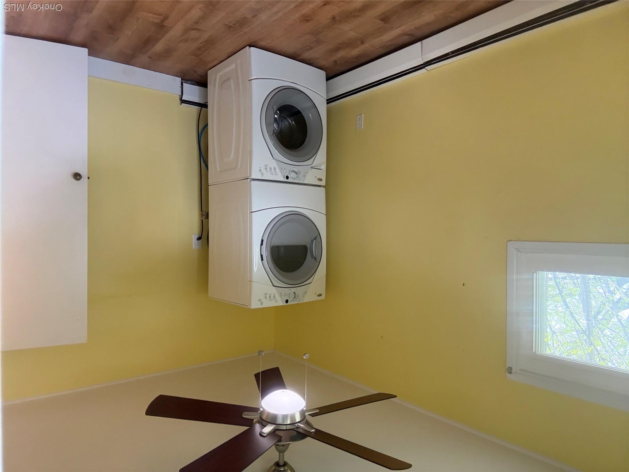 2 Dwarf Lane Wantagh, NY 11793 - Photo 13 of 22 Laundry room