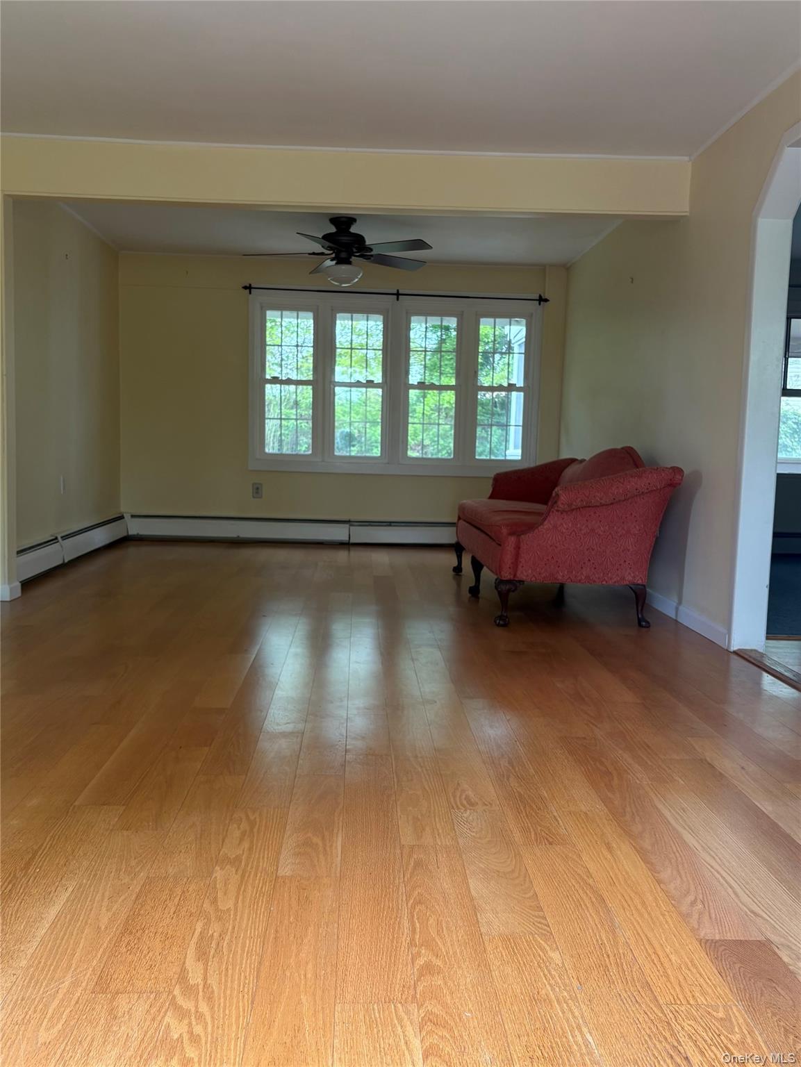 2 Dwarf Lane Wantagh, NY 11793 - Photo 7 of 22 Livingroom